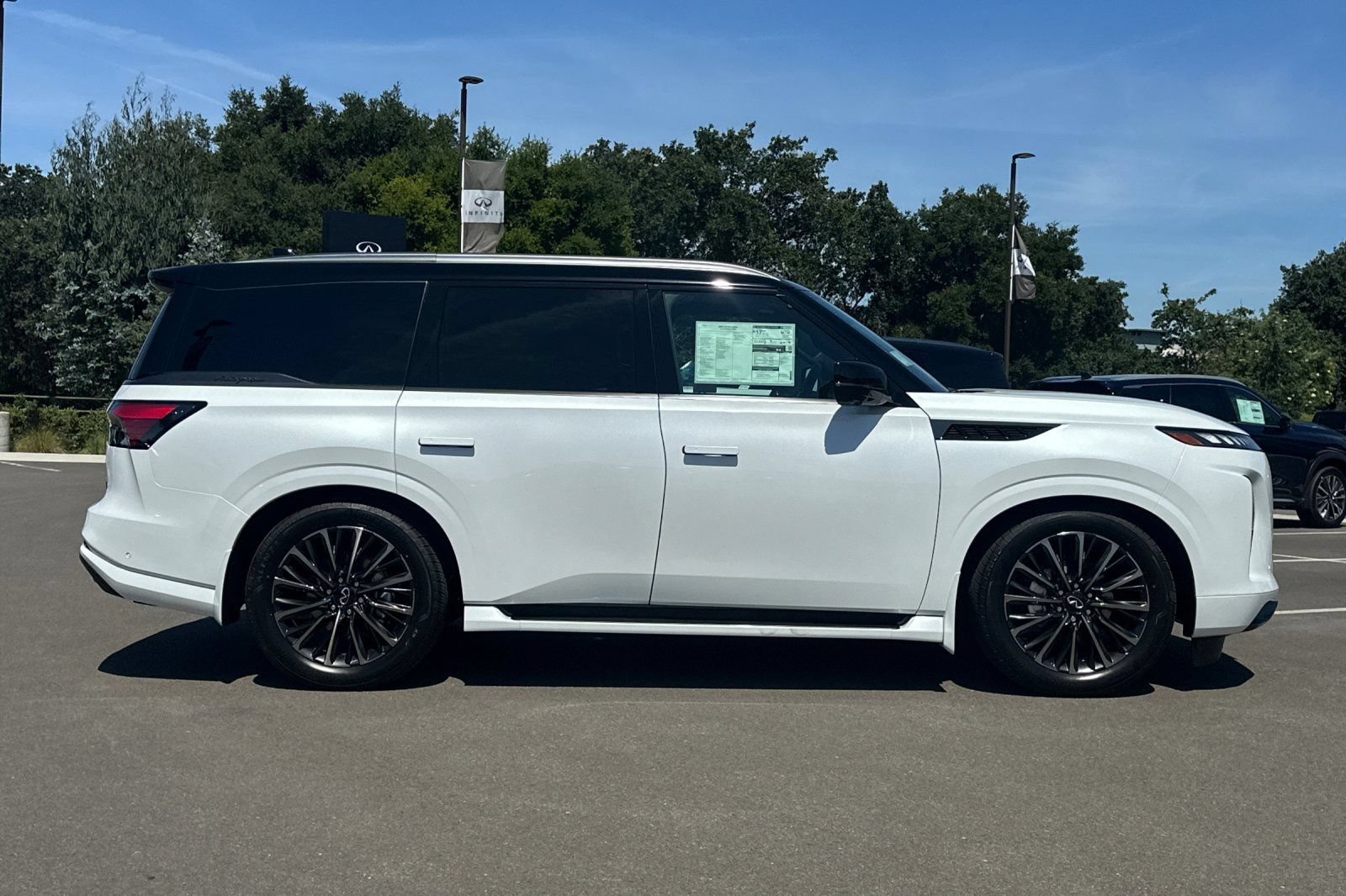 New 2026 INFINITI QX80 Autograph w/ Premium Cargo Package AWD/4WD image 6