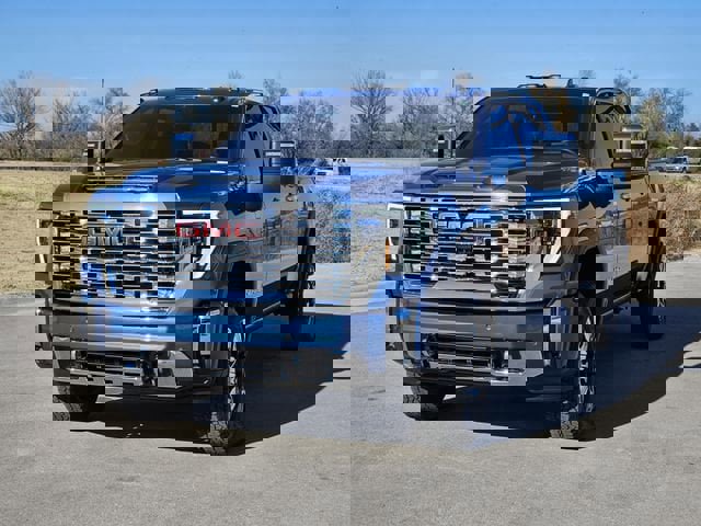 Used 2025 GMC Sierra 3500 Denali w/ Denali Reserve Package image 3