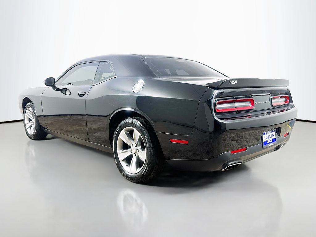 Used 2016 Dodge Challenger SXT RWD image 5