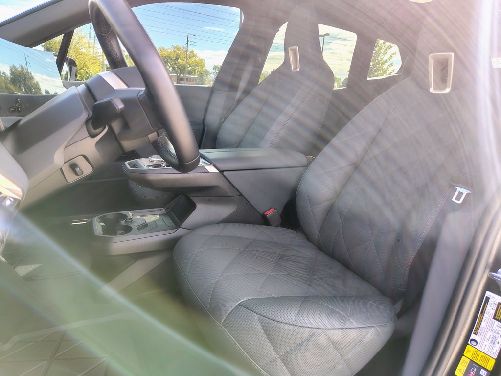 Used 2023 BMW iX xDrive50 w/ Ultimate Package 2 AWD/4WD image 20
