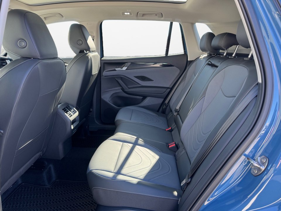 New 2026 Volkswagen Tiguan SE AWD/4WD image 13