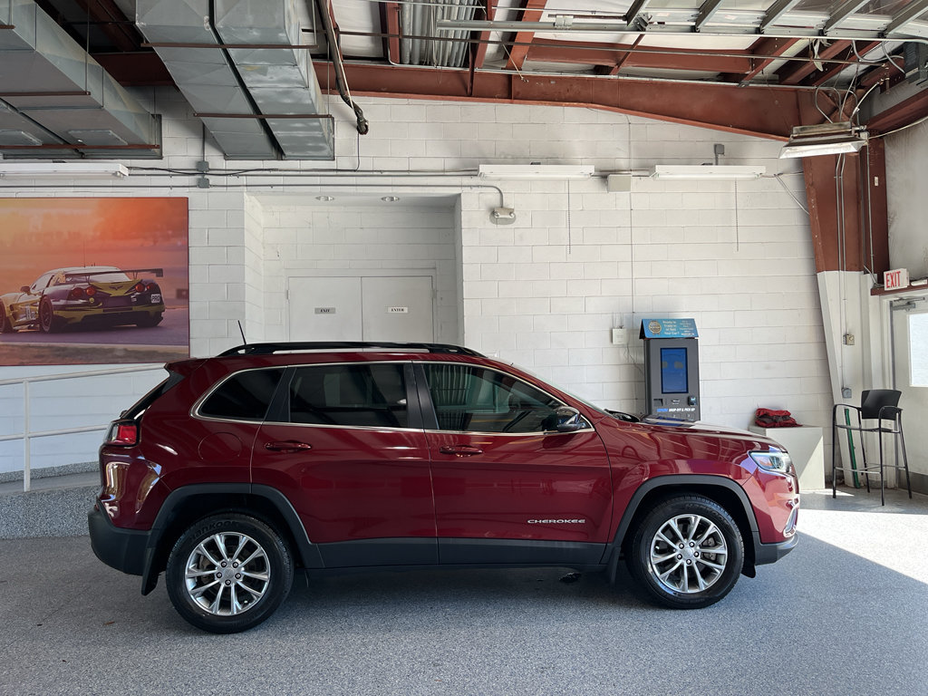 Used 2022 Jeep Cherokee Latitude Lux FWD image 12