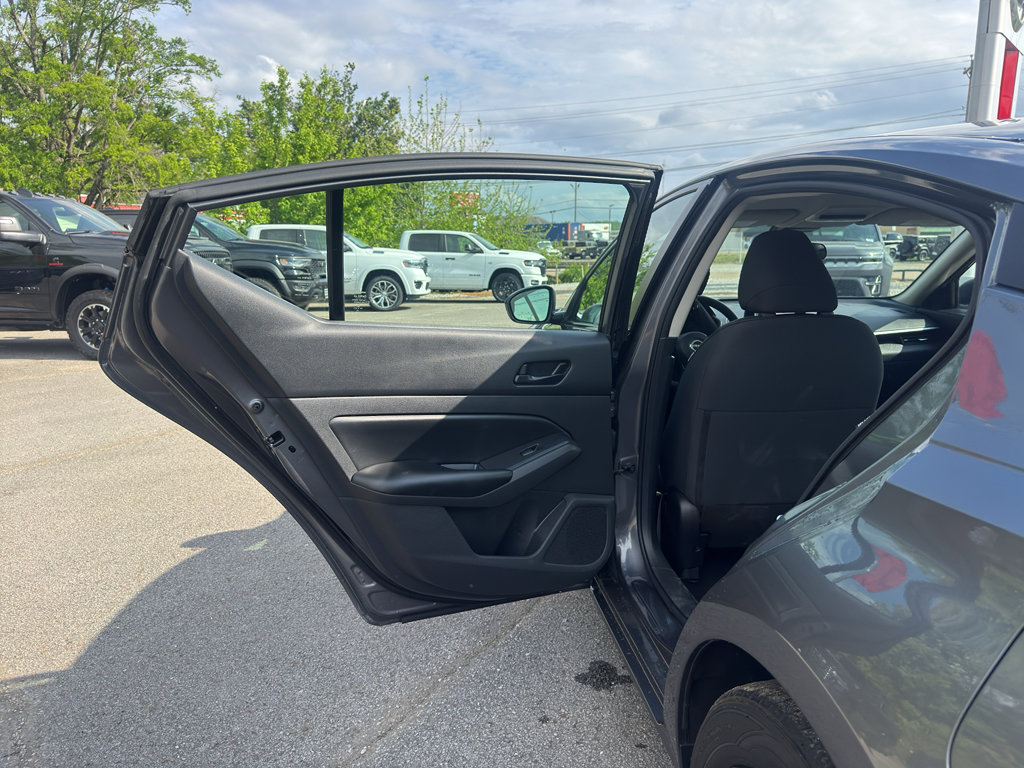 Used 2024 Nissan Altima 2.5 S FWD image 19