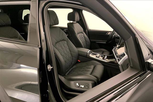 Certified 2024 BMW X7 xDrive40i w/ M Sport Package image 6