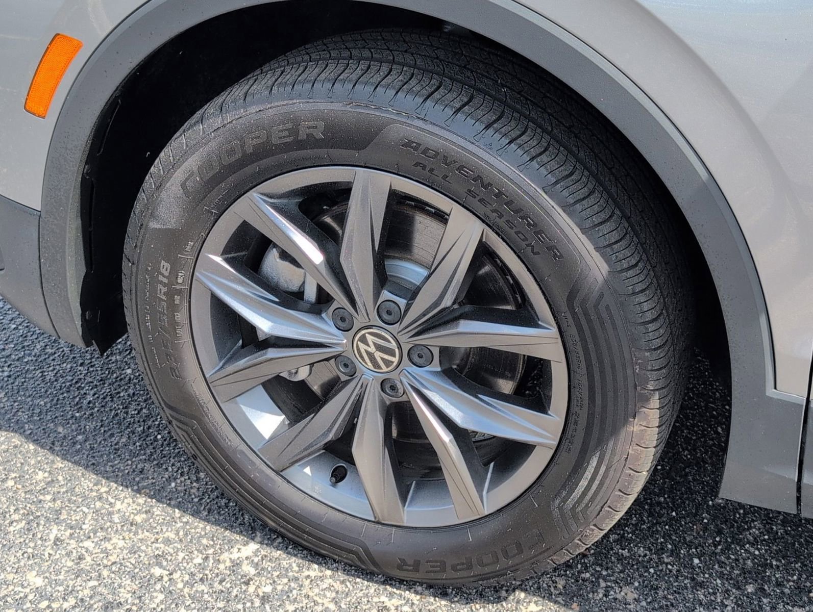 Used 2024 Volkswagen Tiguan Wolfsburg Edition image 11