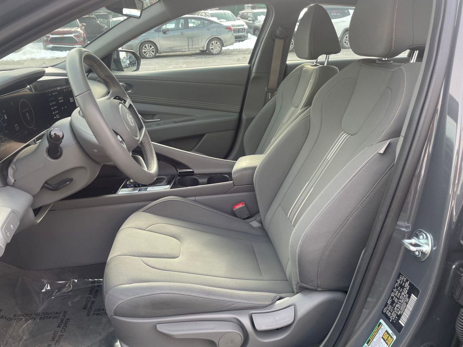 Used 2025 Hyundai Elantra SEL image 24