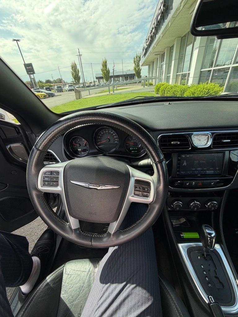 Used 2012 Chrysler 200 S FWD image 27