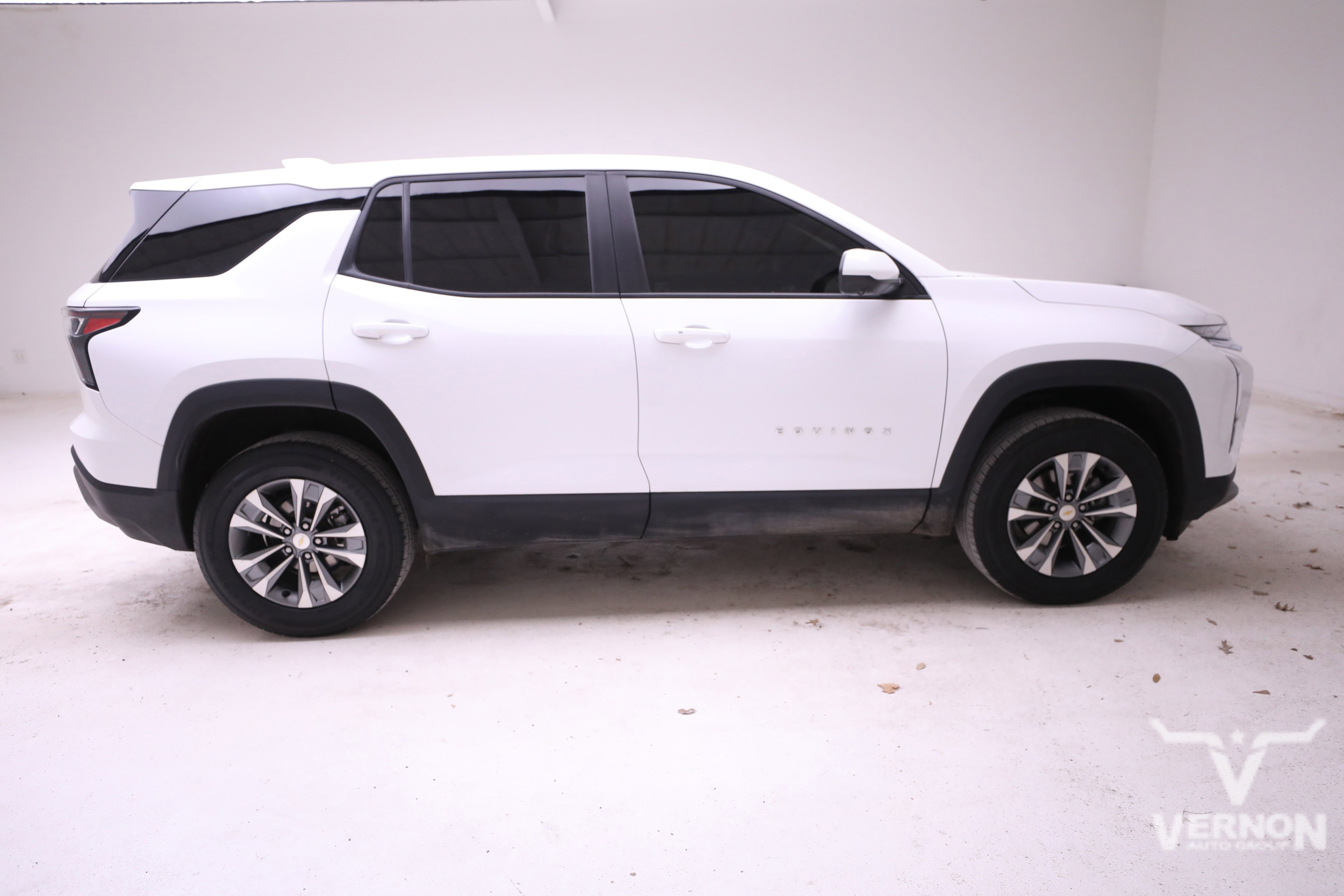 Used 2025 Chevrolet Equinox LT w/ Safety and Technology Package image 6