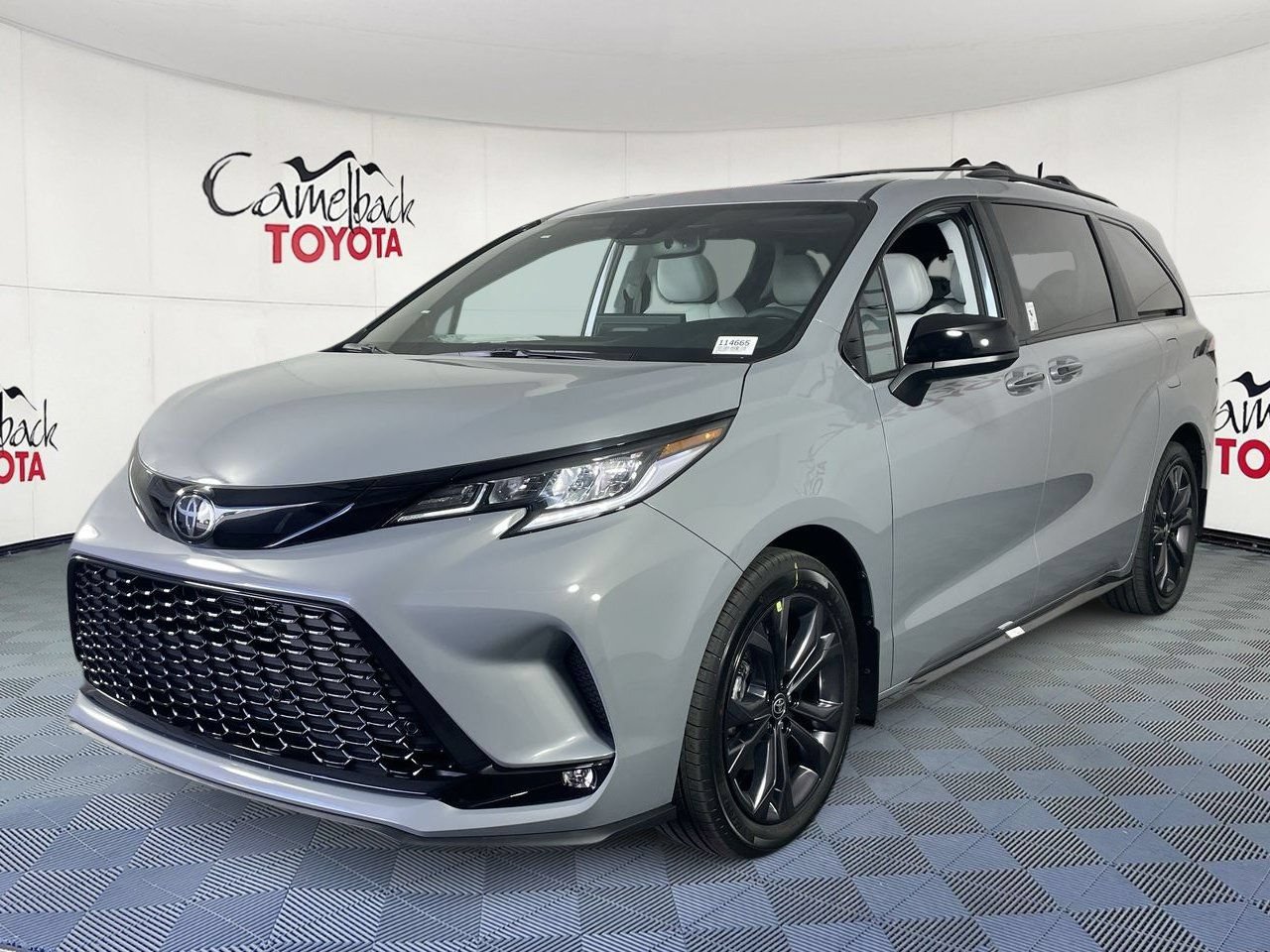 New 2026 Toyota Sienna XSE FWD image 4