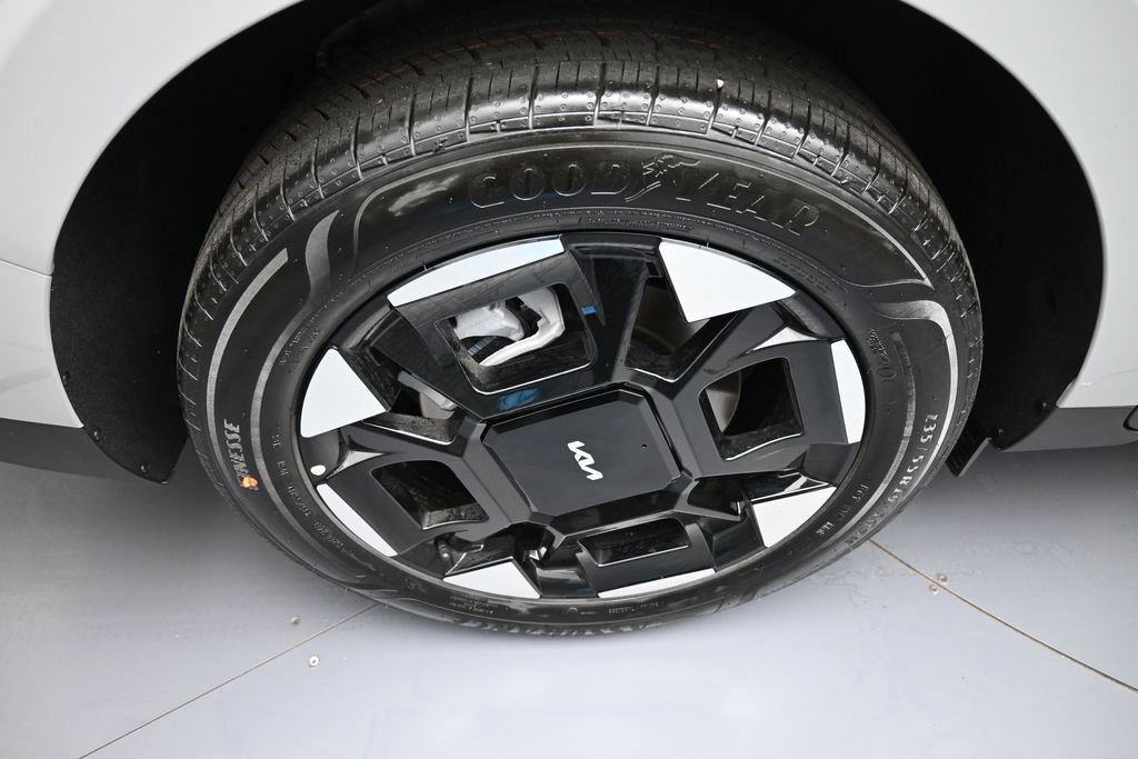 New 2026 Kia Carnival EX FWD image 12