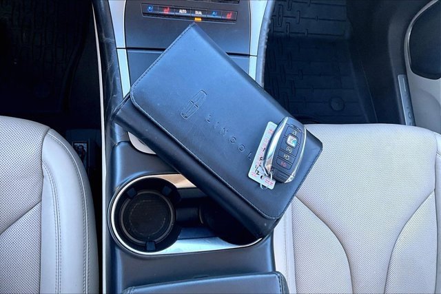 Used 2019 Lincoln Nautilus Reserve image 33