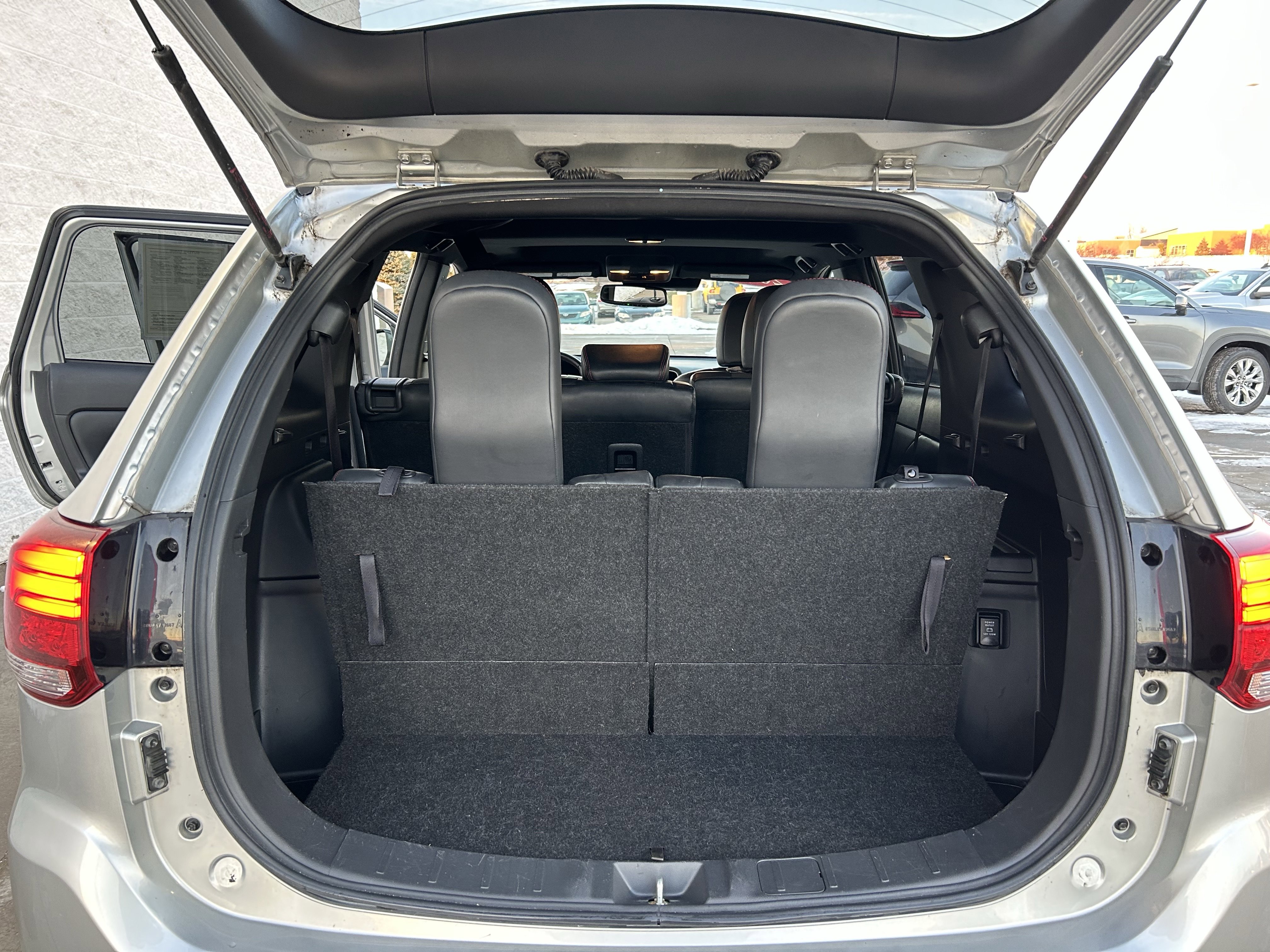 Used 2020 Mitsubishi Outlander LE image 18