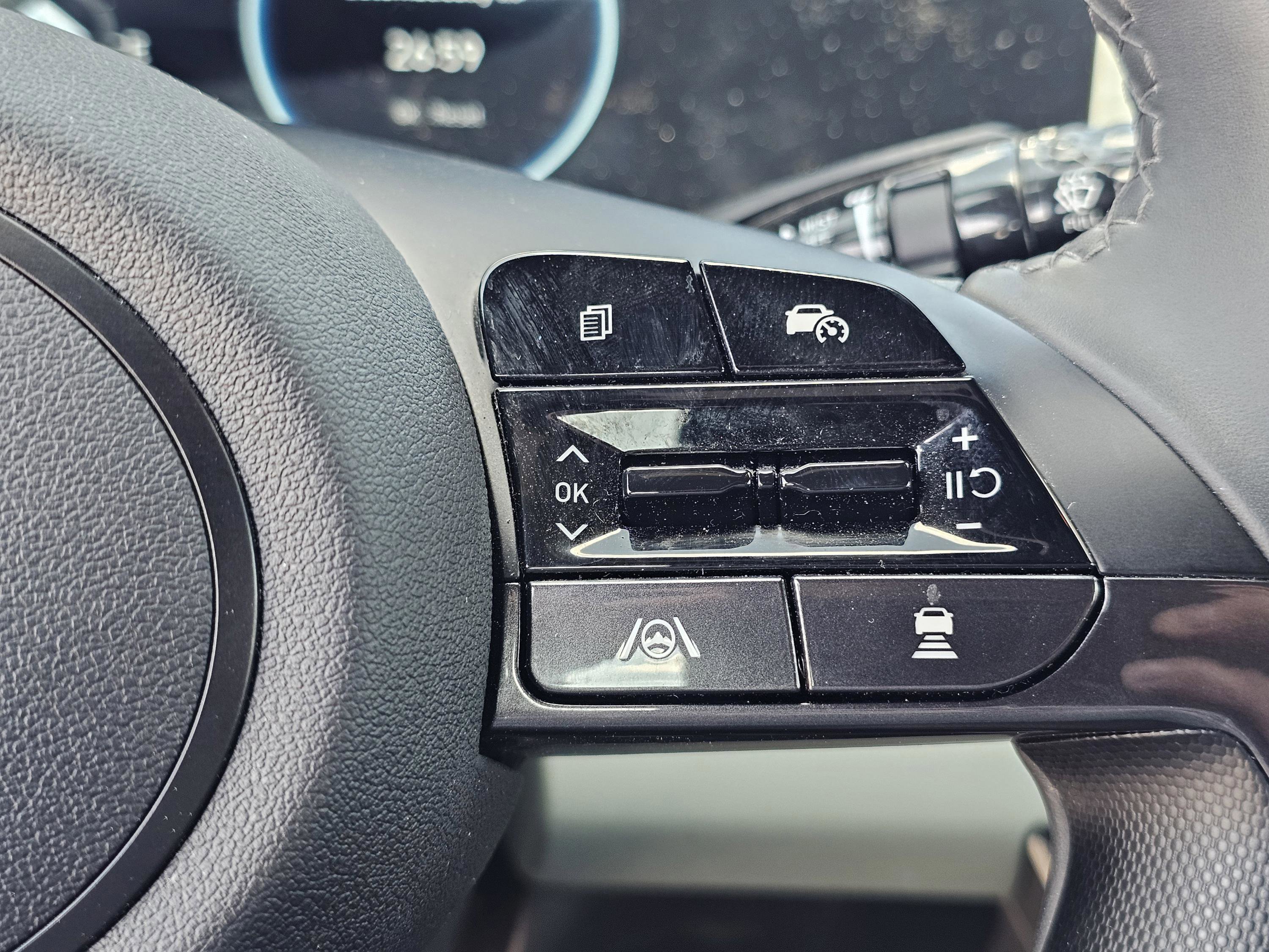 Used 2025 Hyundai Elantra Limited image 20