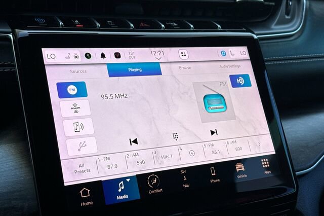 Used 2022 Jeep Grand Cherokee Overland w/ Advanced Protech Group III image 18