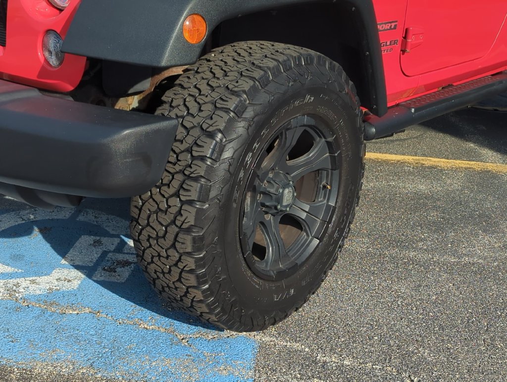 Used 2015 Jeep Wrangler Unlimited Sport w/ Quick Order Package 24S AWD/4WD image 9