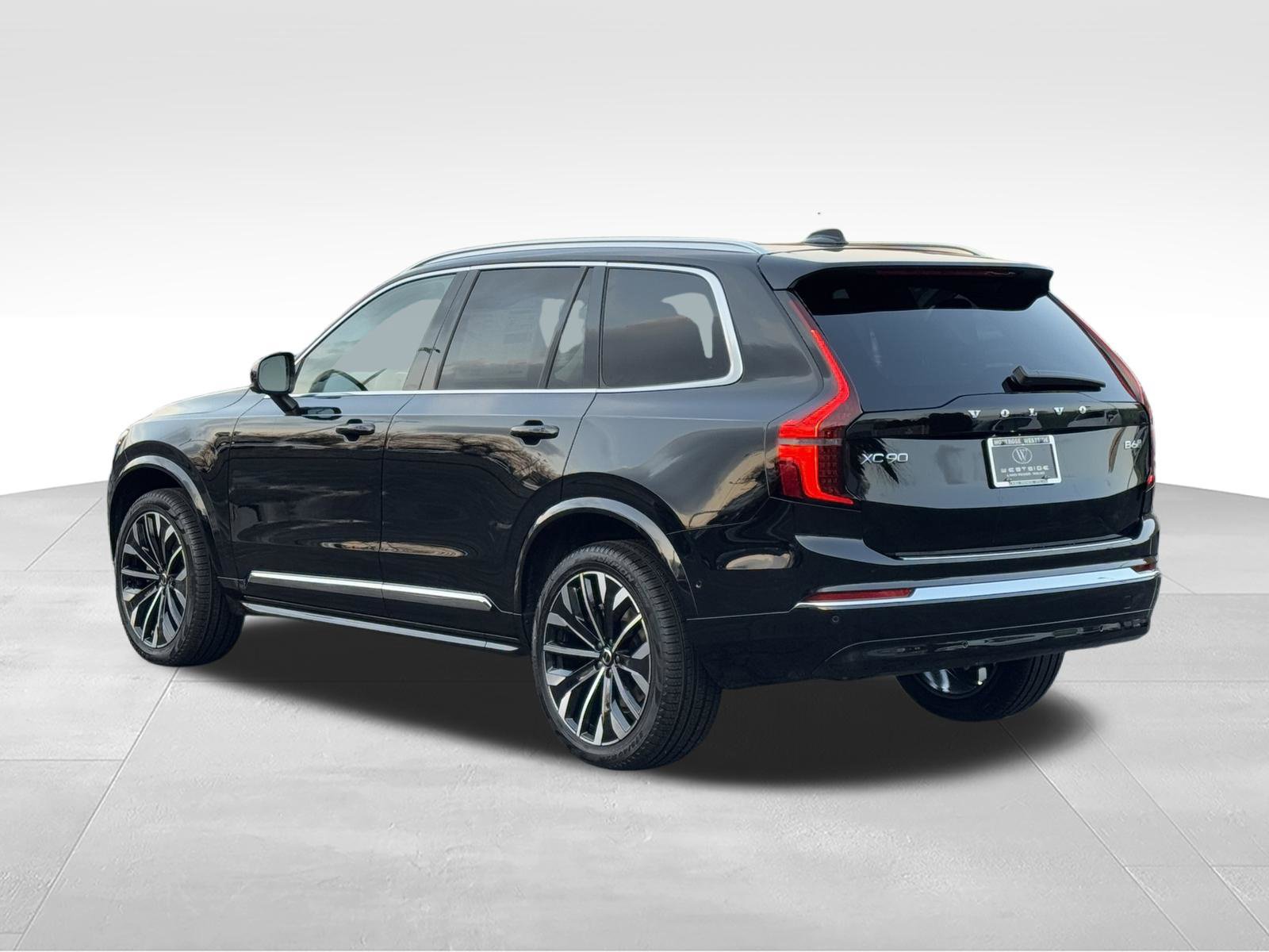 New 2026 Volvo XC90 B6 Plus w/ Protection Package Premier AWD/4WD image 3