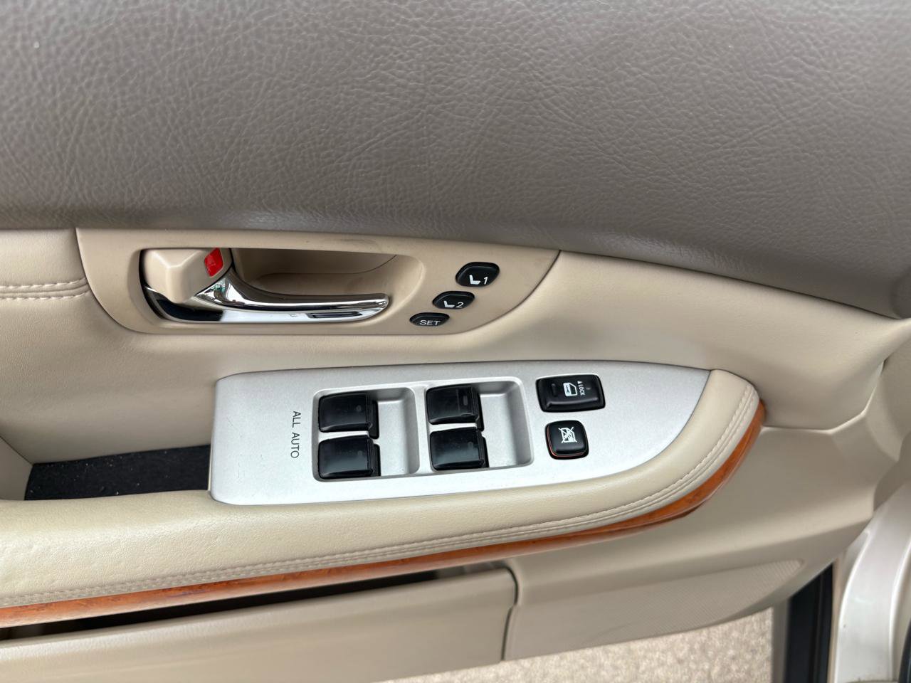 Used 2005 Lexus RX 330 image 32