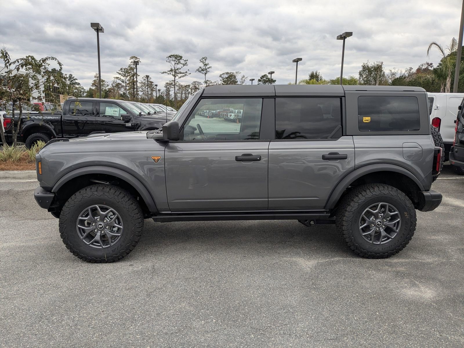 New 2025 Ford Bronco Badlands image 8