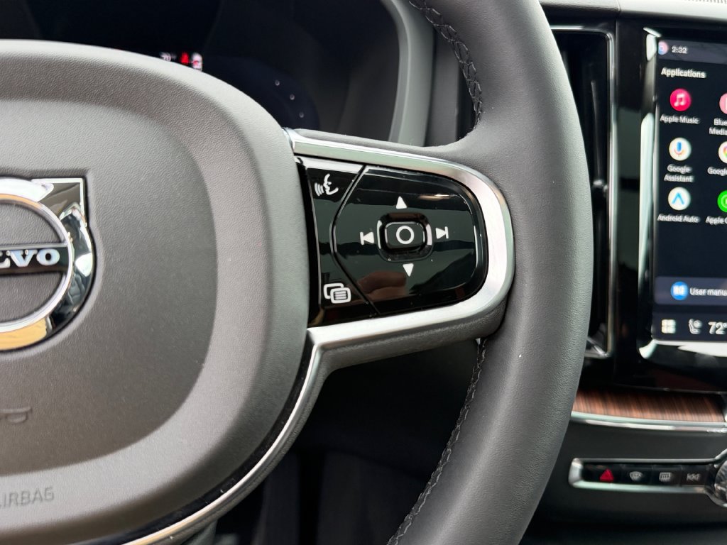 Certified 2024 Volvo XC60 T8 Plus w/ Climate Package AWD/4WD image 19