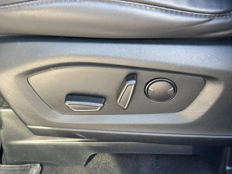 Used 2022 Ford Explorer XLT w/ Equipment Group 202A image 17