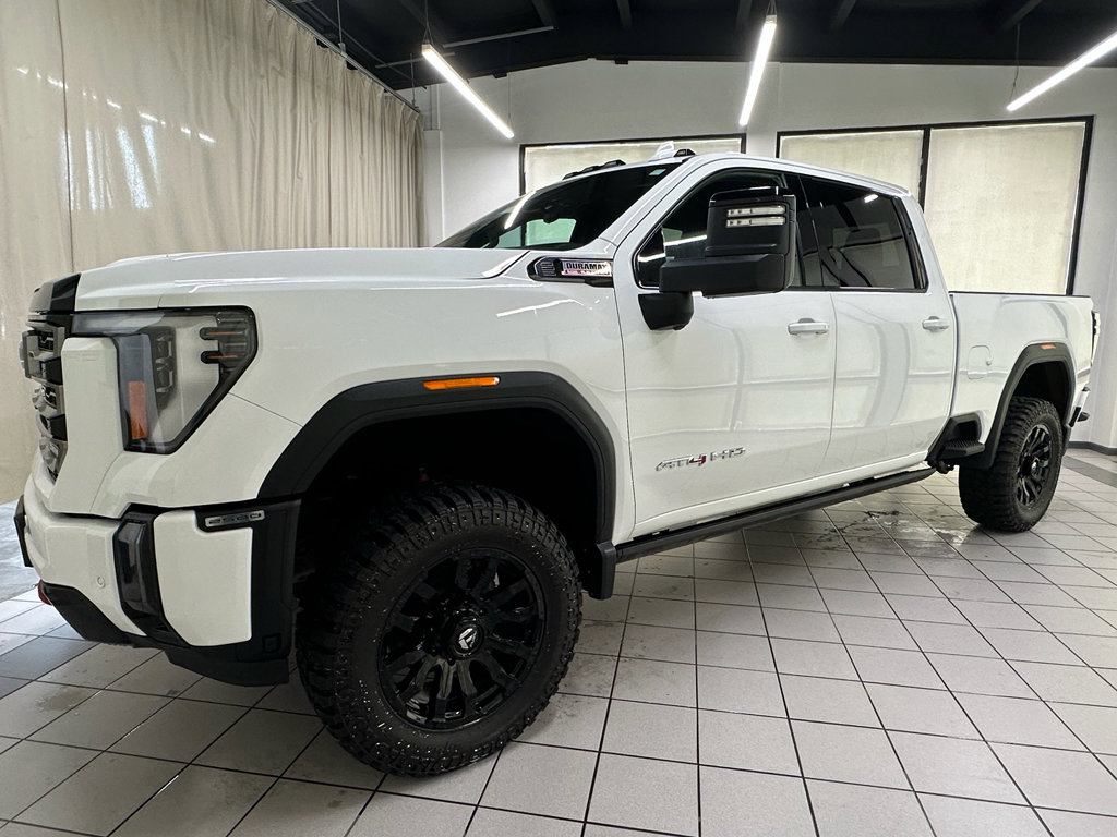 Used 2024 GMC Sierra 2500 AT4 w/ AT4 Premium Plus Package AWD/4WD image 14