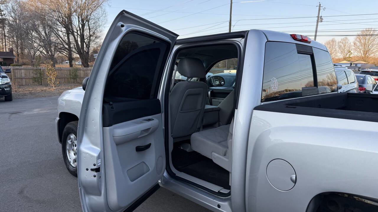 Used 2011 Chevrolet Silverado 1500 LT w/ All-Star Edition image 13