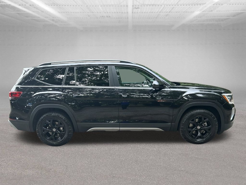 Used 2024 Volkswagen Atlas Peak Edition SE AWD/4WD image 6