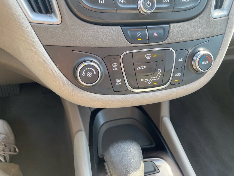 Used 2022 Chevrolet Malibu LS image 21