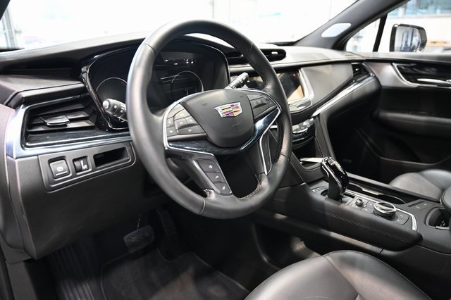 Used 2025 Cadillac XT5 Premium Luxury image 23