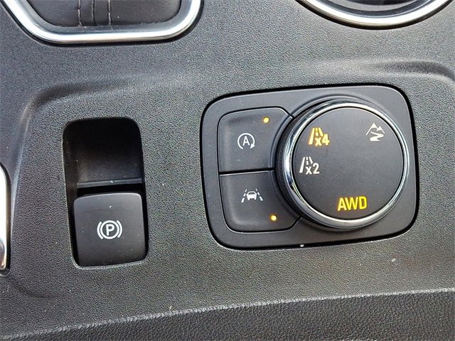 Used 2023 Chevrolet Traverse LT image 24