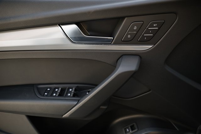 New 2025 Audi Q5 2.0T Premium image 16