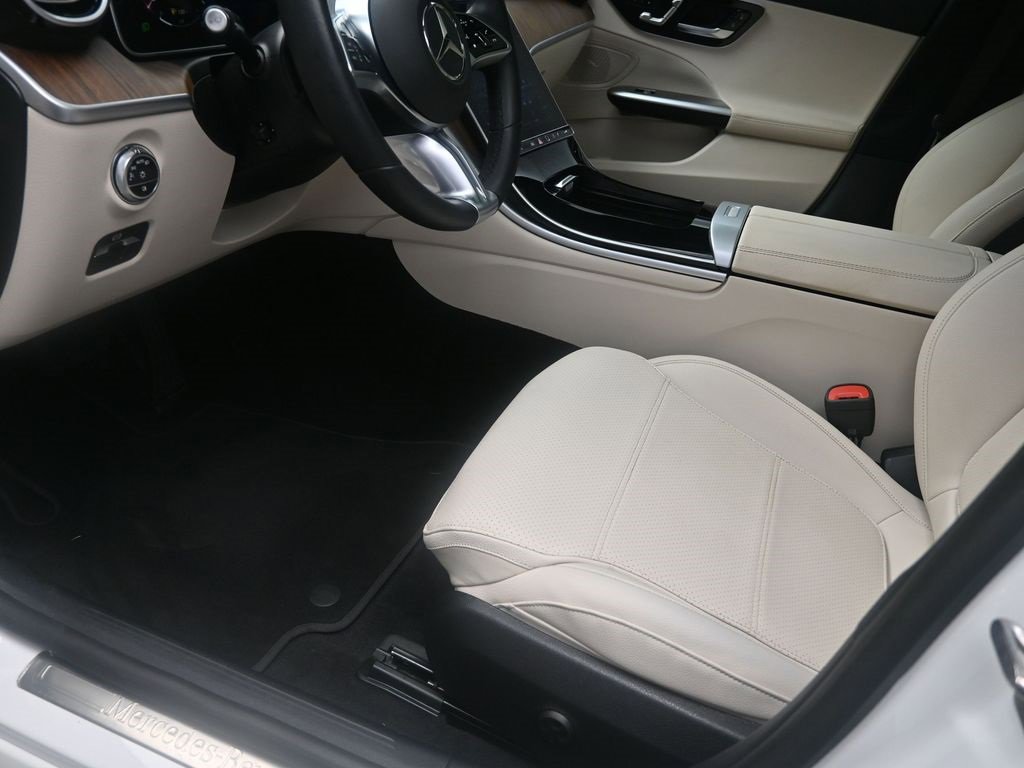 Used 2024 Mercedes-Benz C 300 Sedan image 18