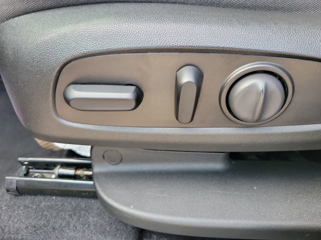 Used 2021 Chevrolet Equinox LT AWD/4WD image 18