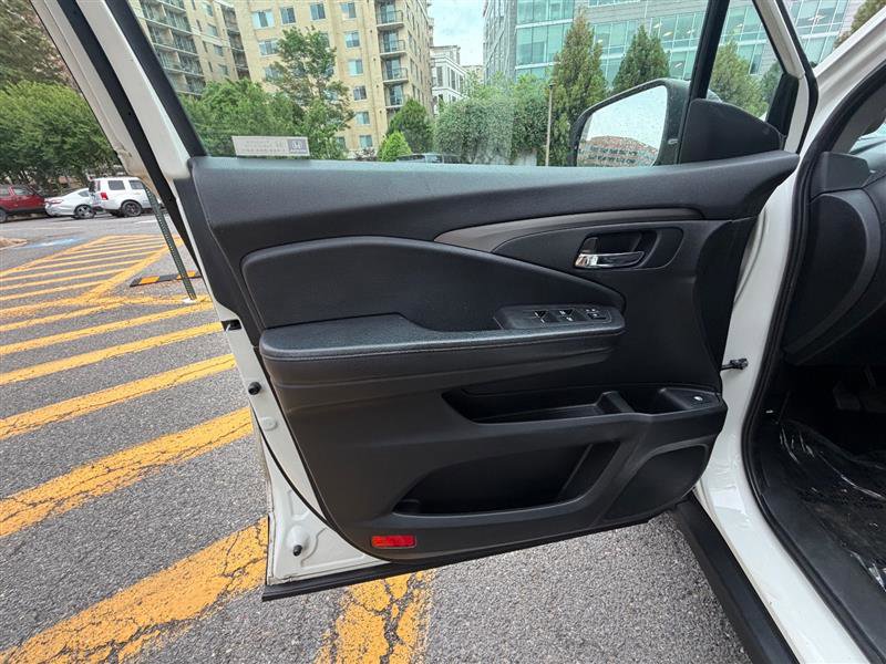 Used 2018 Honda Pilot LX image 35