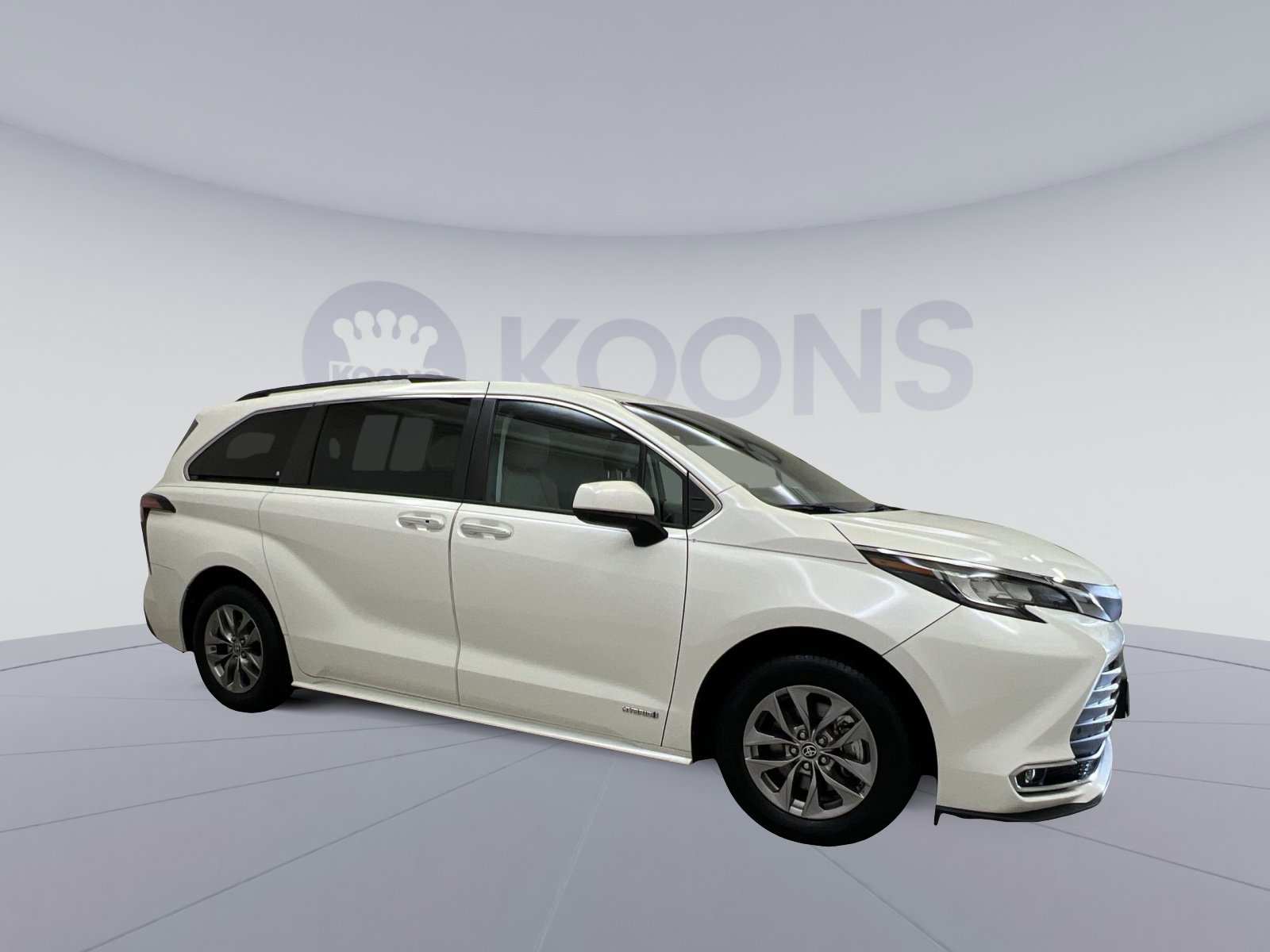 Used 2021 Toyota Sienna XLE w/ XLE Plus Package image 7