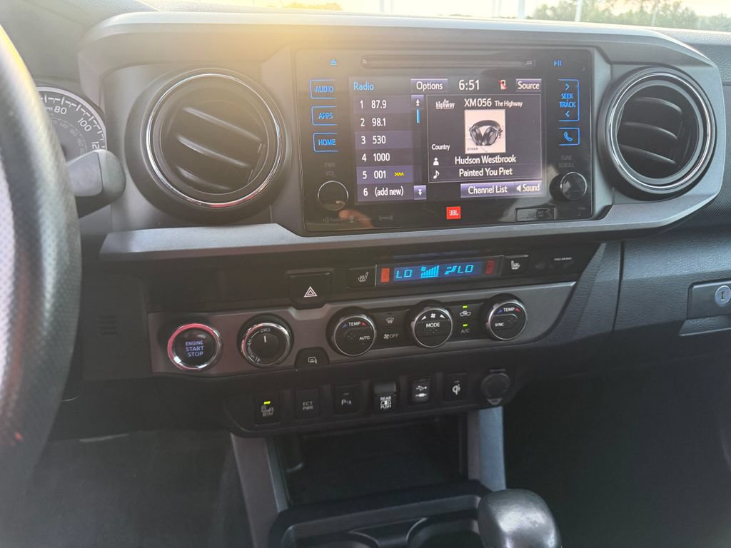 Used 2019 Toyota Tacoma TRD Sport w/ TRD Premium Sport Package AWD/4WD image 10