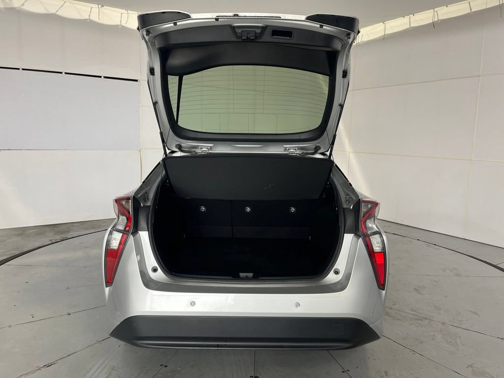 Used 2017 Toyota Prius Two w/ Prius Two Safety Plus Package FWD image 13