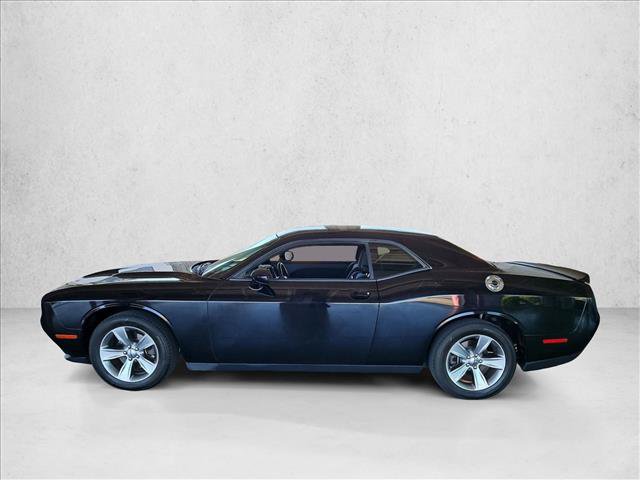 Used 2018 Dodge Challenger SXT RWD image 9