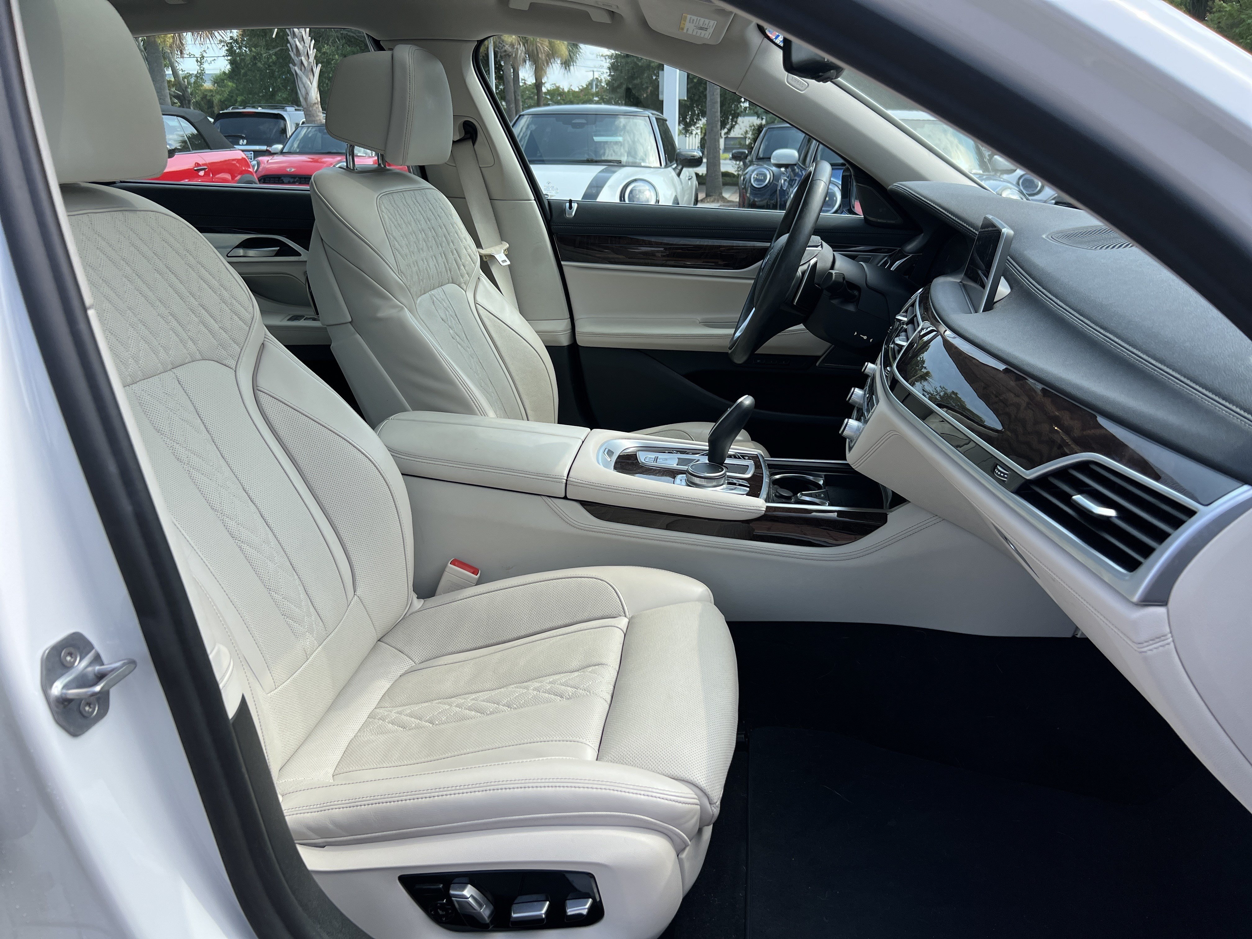 Used 2020 BMW 740i w/ Premium Package RWD image 33