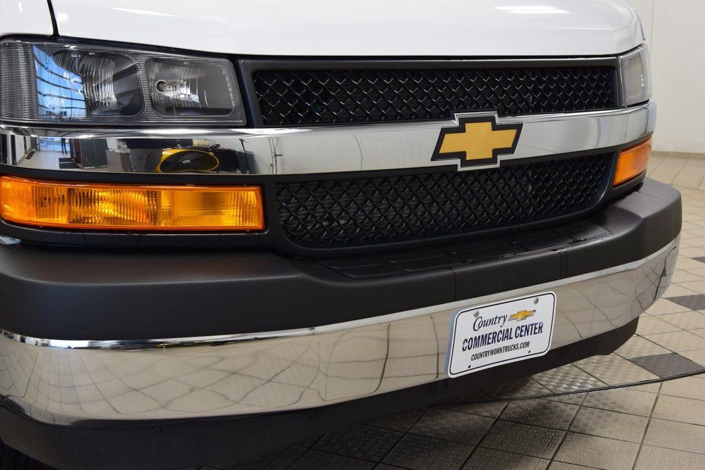 New 2026 Chevrolet Express 3500 w/ Power Convenience Package RWD image 7