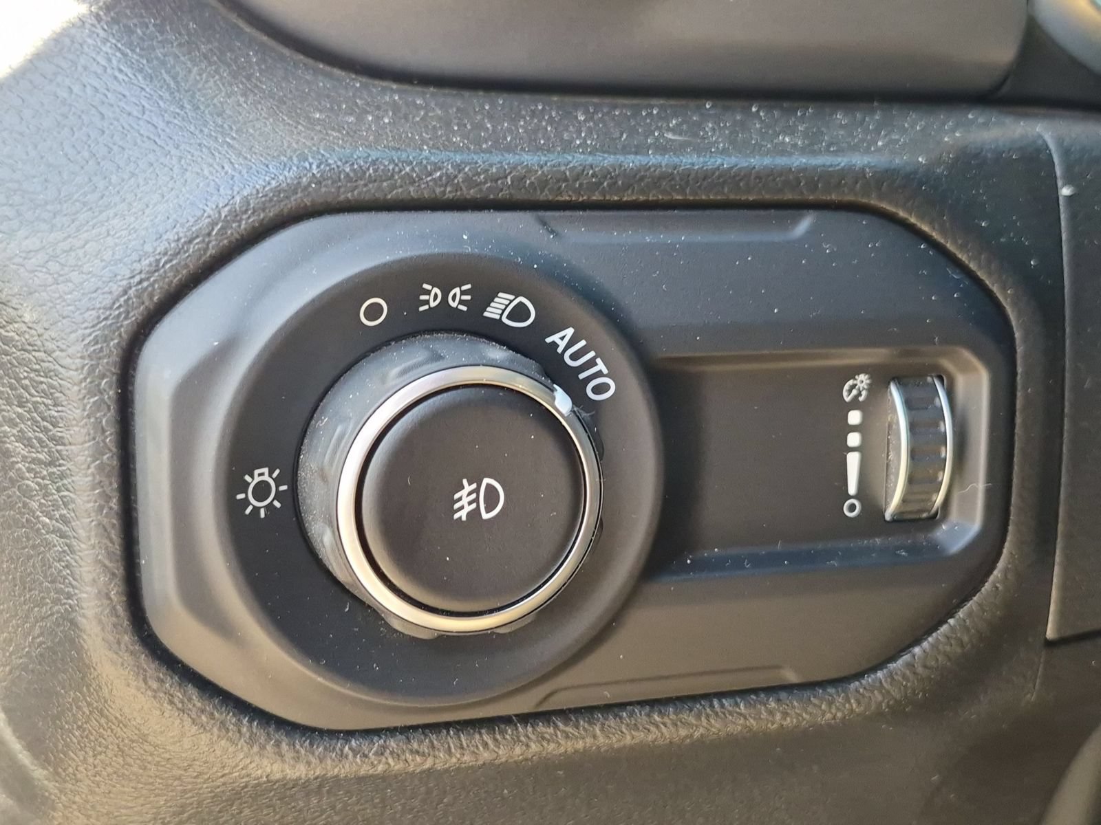 Used 2023 Jeep Wrangler Unlimited Sport AWD/4WD image 21