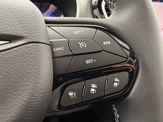 New 2027 Chrysler Pacifica Limited FWD image 25