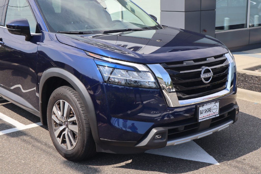 Certified 2024 Nissan Pathfinder SL AWD/4WD image 4