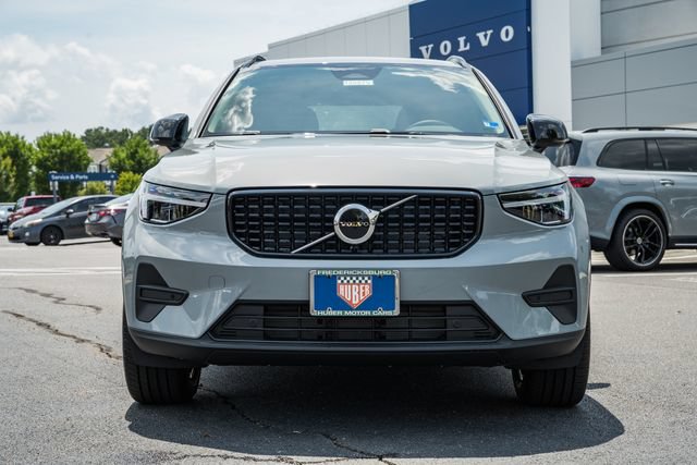 New 2026 Volvo XC40 B5 Core w/ Protection Package Premier AWD/4WD image 2
