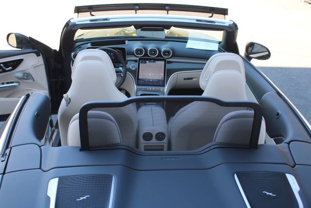 Used 2024 Mercedes-Benz CLE 450 4MATIC Cabriolet image 18