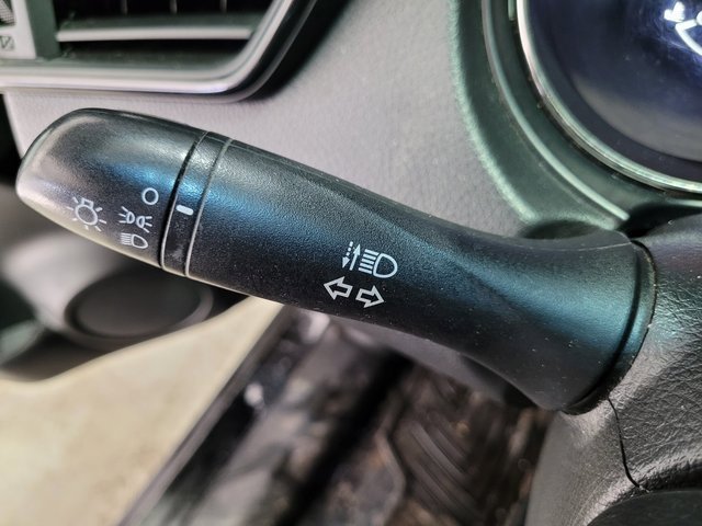 Used 2018 Nissan Rogue S image 32