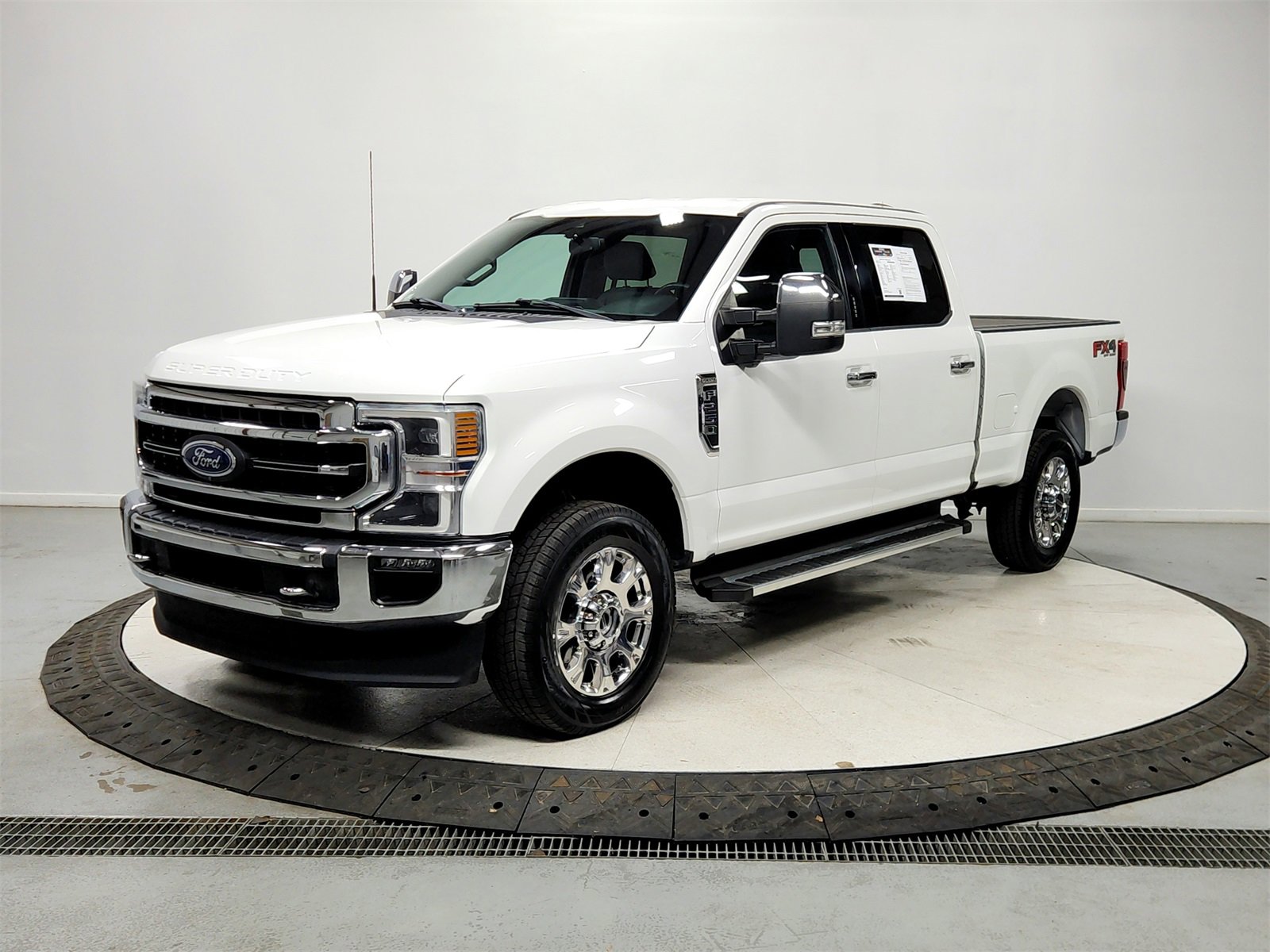 Used 2022 Ford F250 Lariat w/ Lariat Ultimate Package image 3