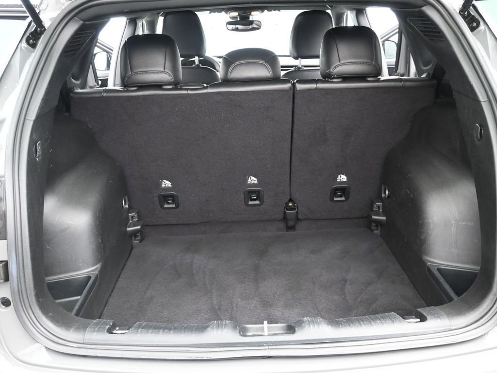 Used 2024 Jeep Compass Limited image 11