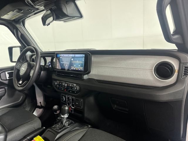 Used 2024 Jeep Wrangler Unlimited image 29