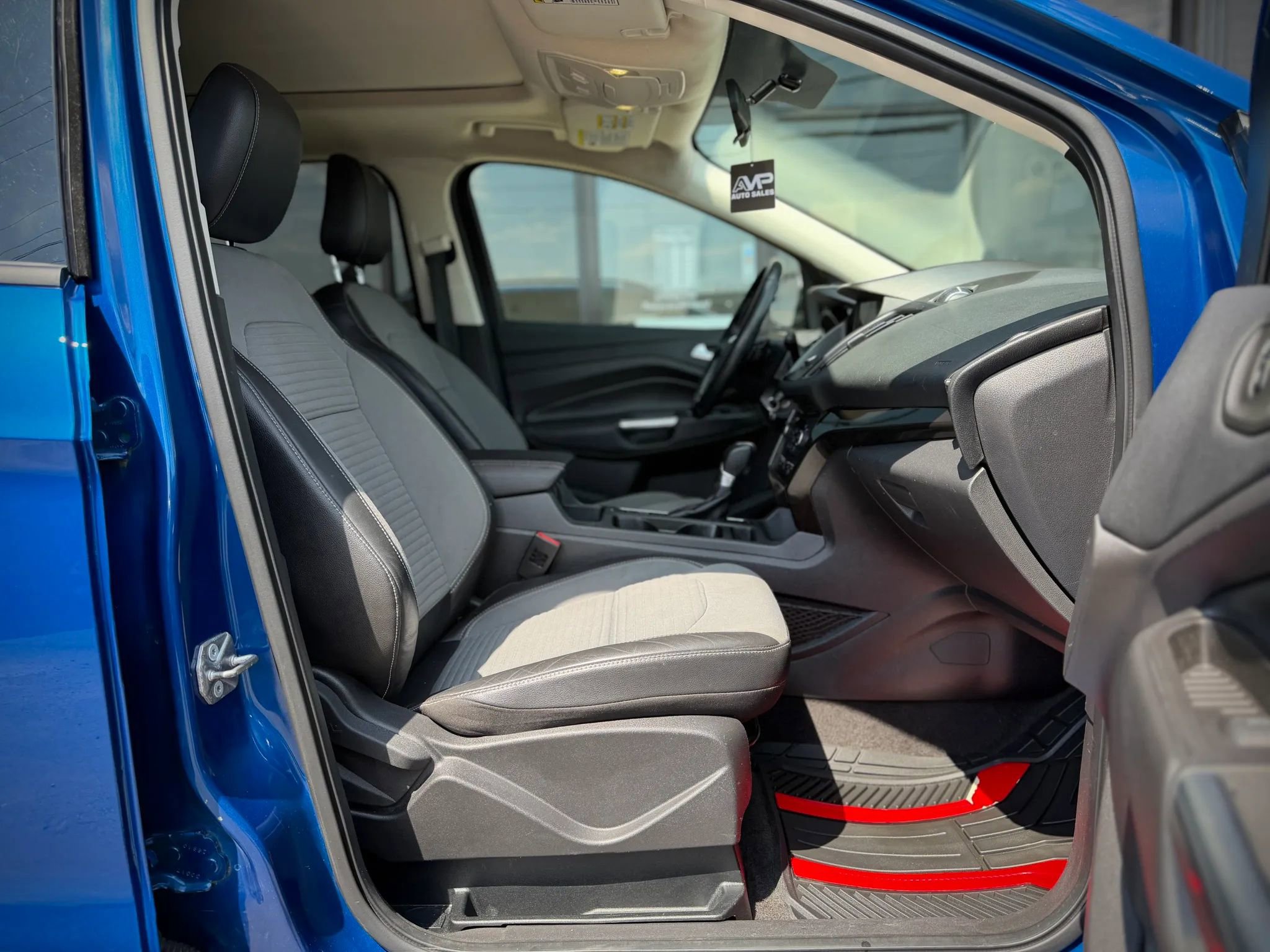 Used 2018 Ford Escape SE w/ SE Sport Appearance Package AWD/4WD image 17